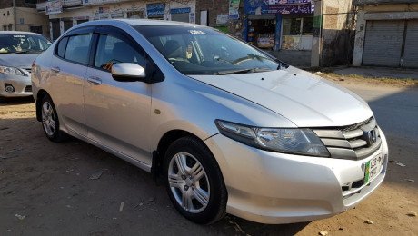 Honda city 3000 per day with driver