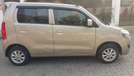 Suzuki WagonR 1000CC available for rent