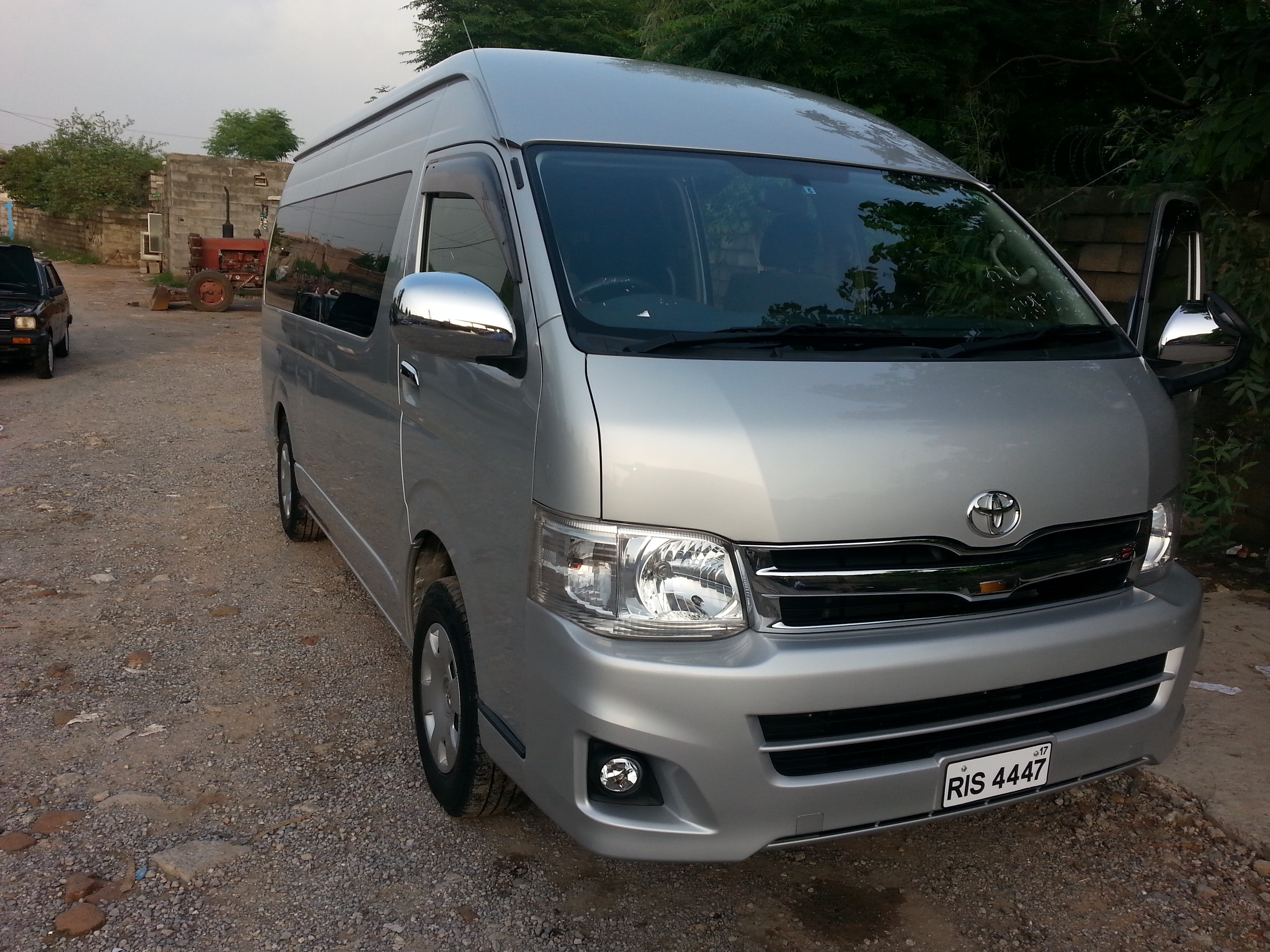 Toyota Grand Cabin Van 6000PRK Per Day - 2Rent